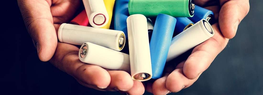 Descarte correto de baterias, lâmpadas e pilhas